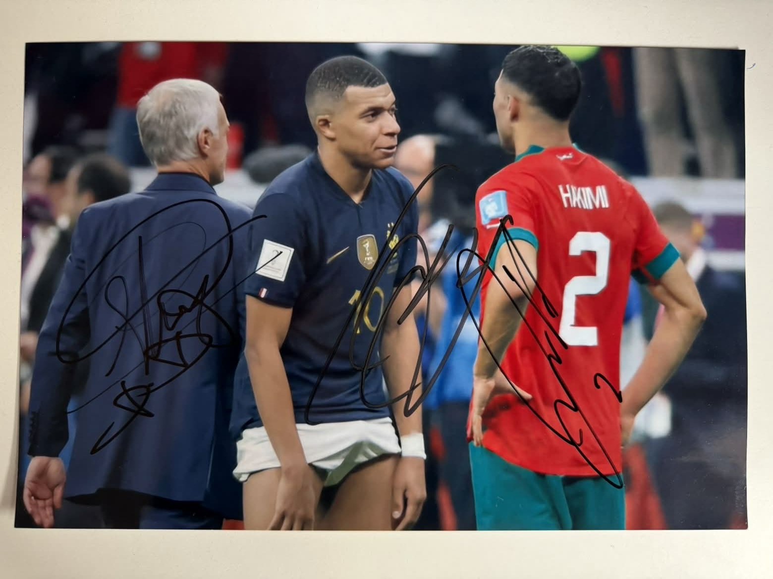 Photo dédicacé - Signature de Deschamps et Mbappé