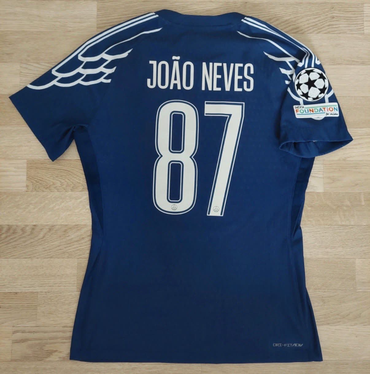 Maillot fourth Paris Saint-Germain — Joao Neves